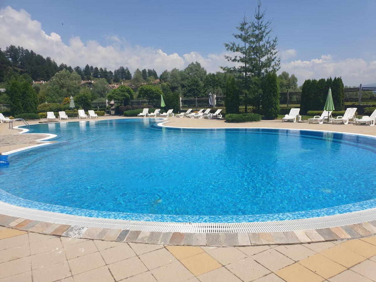 拉兹洛格Apartman Maxim Lux公寓式酒店 外观 照片